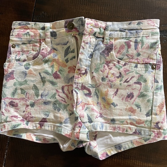 Billabong woman’s shorts - Picture 2 of 3